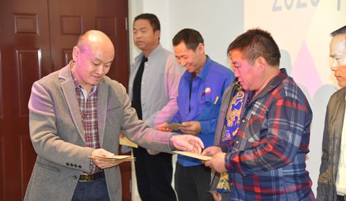 金秋助学金——拼搏在线为员工子女发放助学金